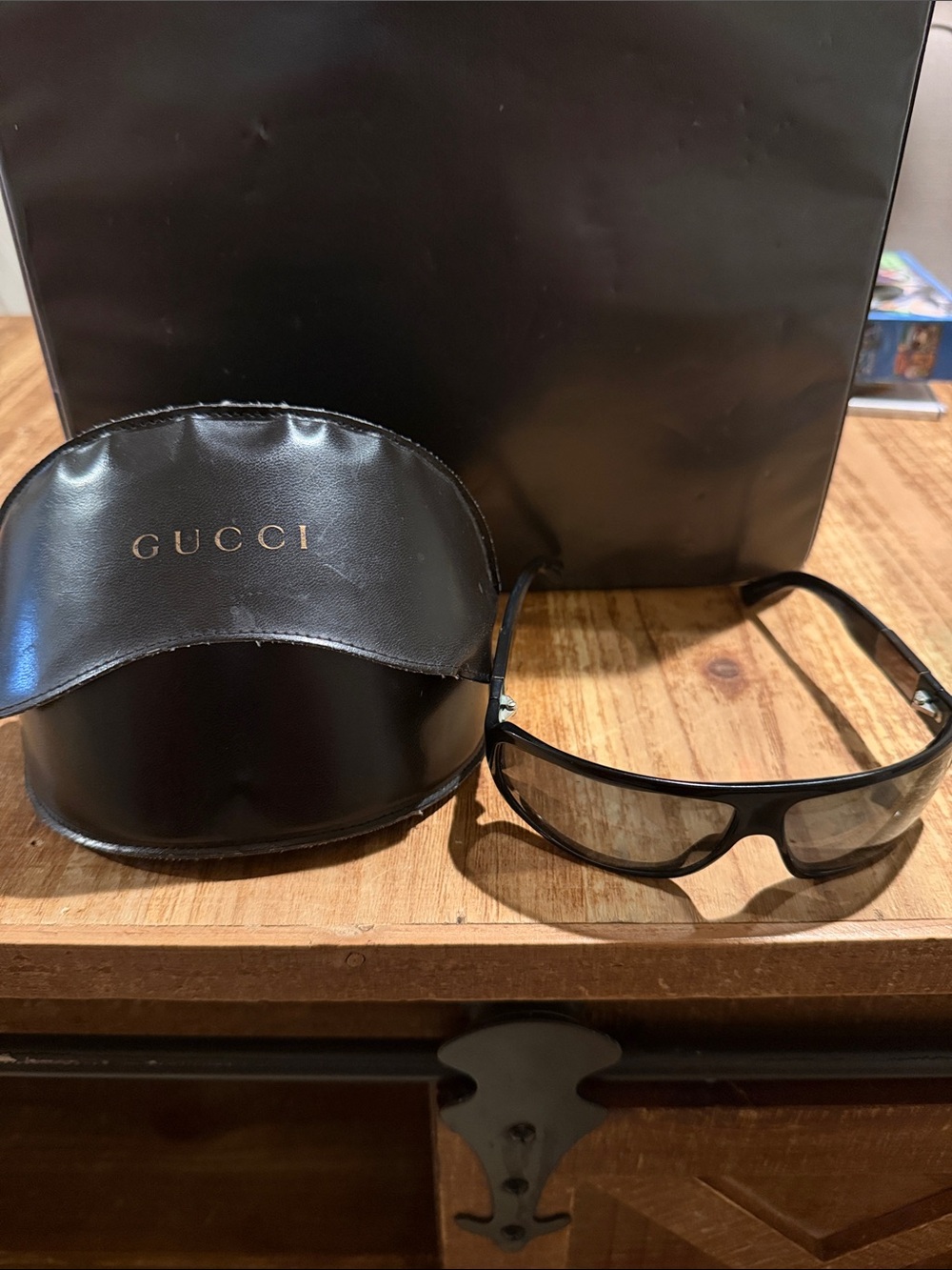 Gucci Black Men’s Sunglasses with Branded Black Case